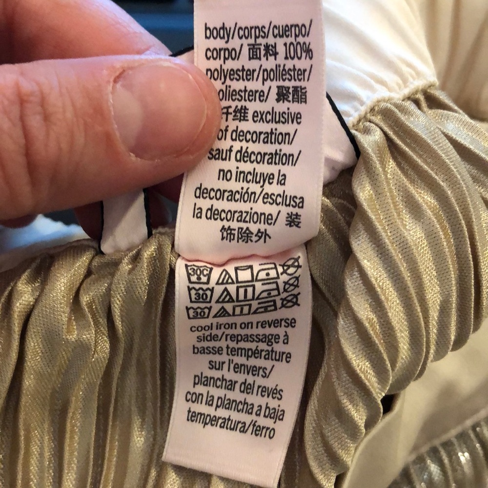 Victoria’s Secret Gold sleep shorts - Picture 5 of 6